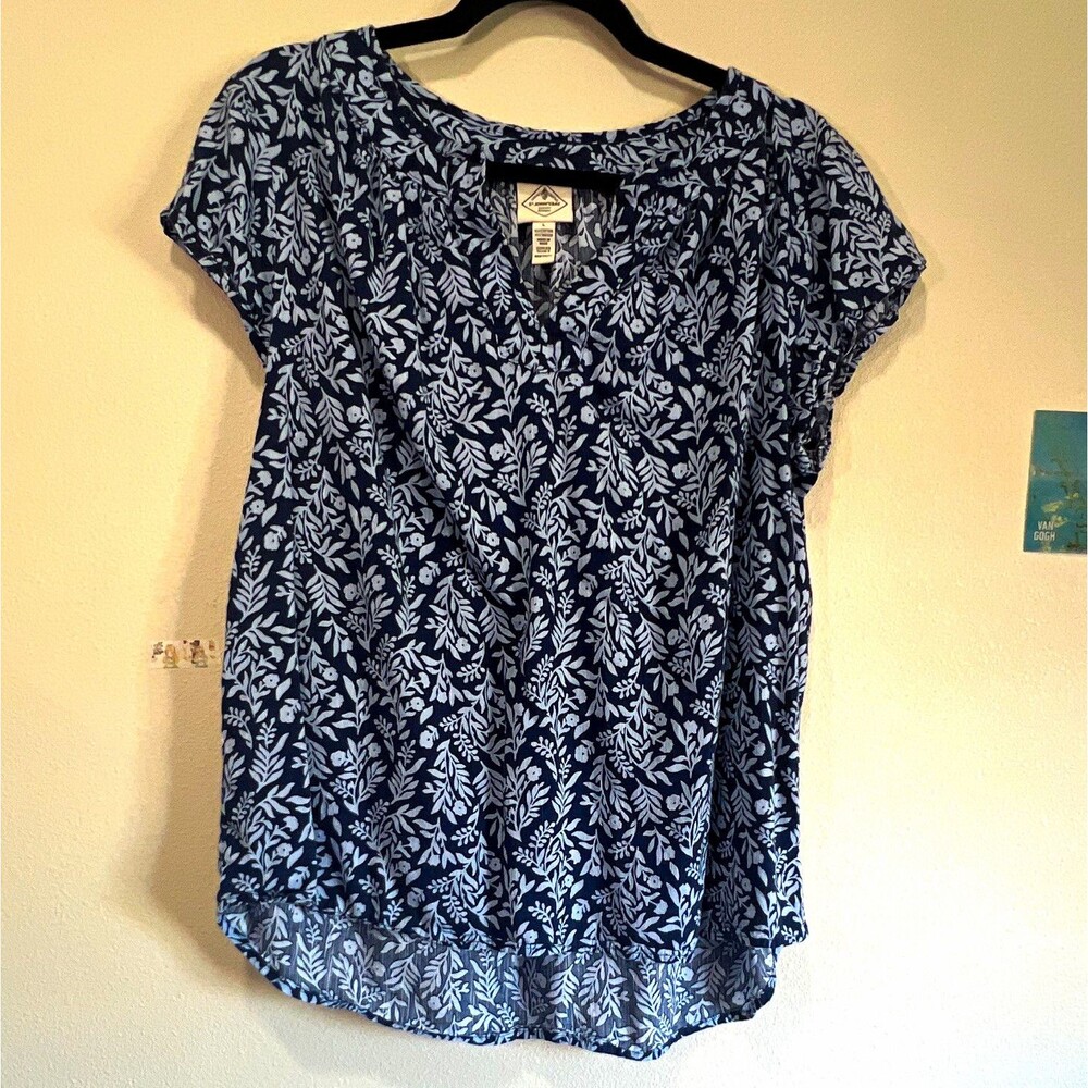 St. John's Bay Women's Blouse L Blue White Floral V-Neck Cap Sleeve
